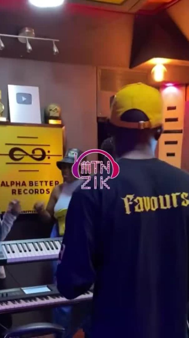 MTN ZiK : Session studio avec Salatiel