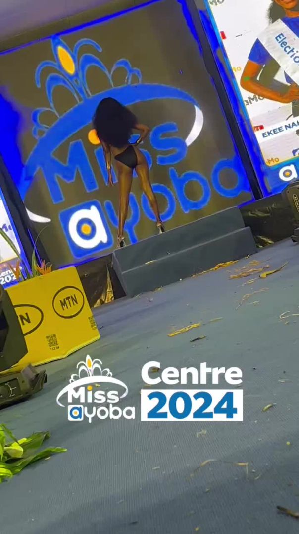 Miss Ayoba Centre - le passage des Miss en maillot de bain